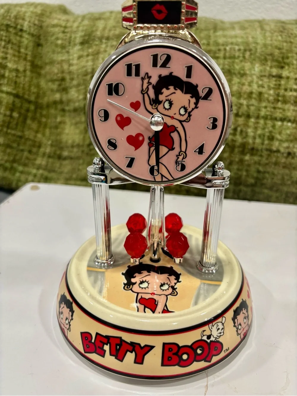 Clock with Betty Boop design 2014